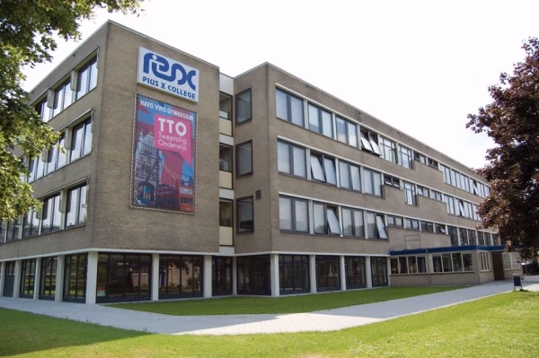 Pius X in Almelo